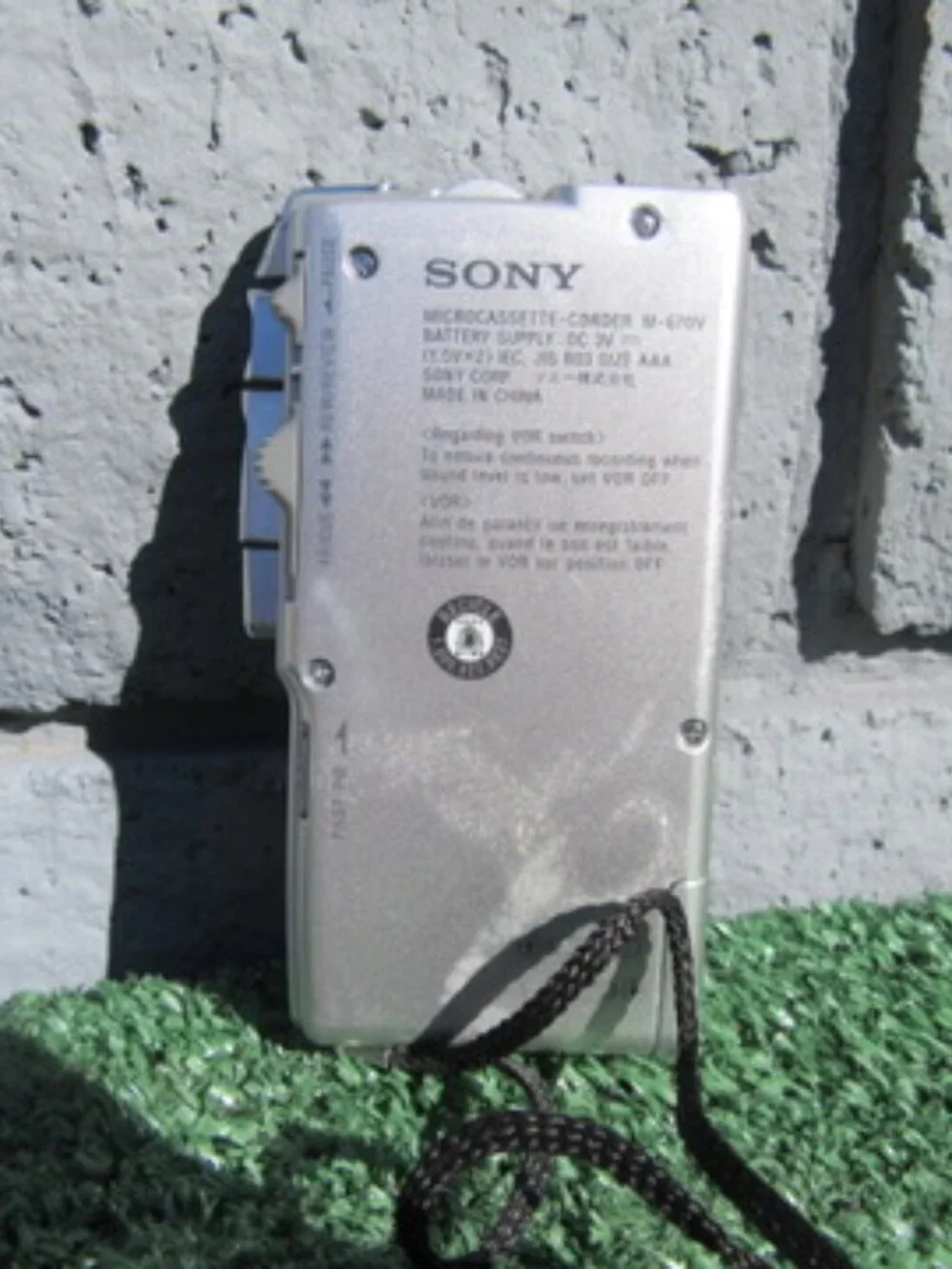 Sony V-O-R Microcassette Audio Recorder M-670V *For Parts*